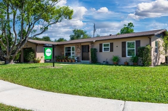 house at 1013 FROST LN